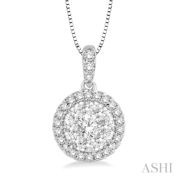 1/3 Ctw Round Cut Diamond Lovebright Pendant in 14K White Gold with Chain