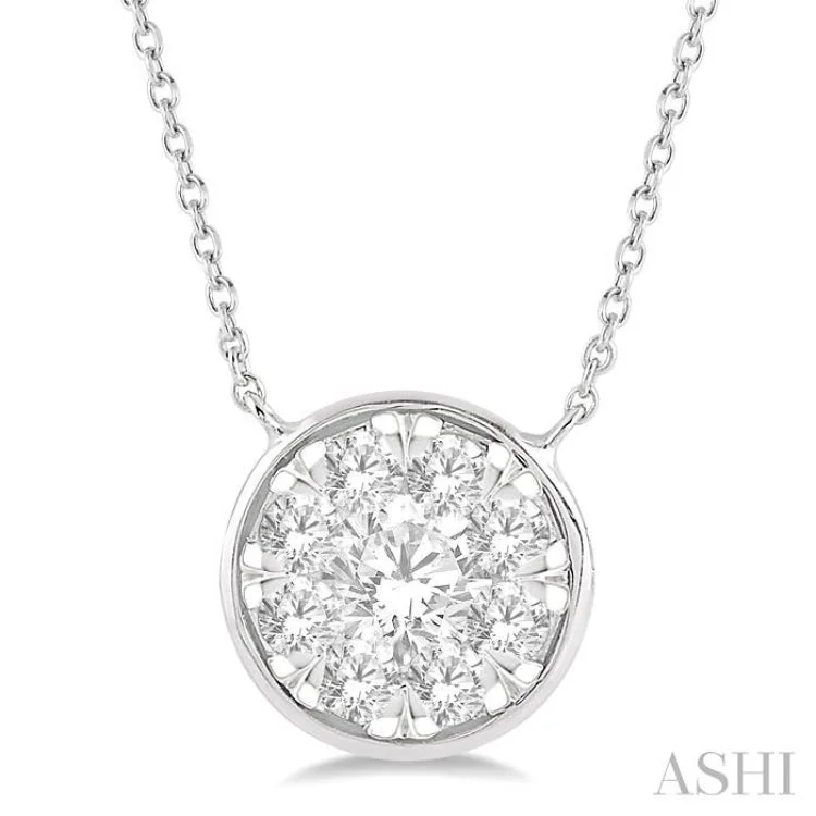 1/2 Ctw Round Shape Pendant Lovebright Diamond Necklace in 14K White Gold