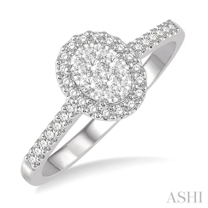 OVAL SHAPE HALO LOVEBRIGHT ESSENTIAL DIAMOND ENGAGEMENT RING