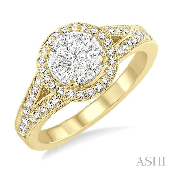 ROUND SHAPE HALO LOVEBRIGHT DIAMOND ENGAGEMENT RING