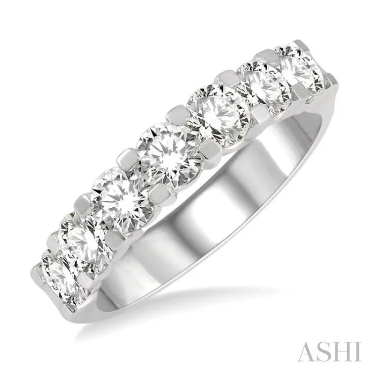 2 ctw 7 Stone Round Cut Diamond Wedding Band in 14K White Gold