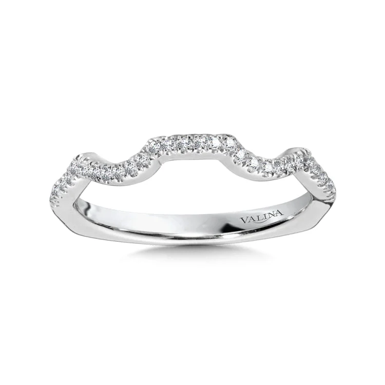 Arching Diamond Wedding Band