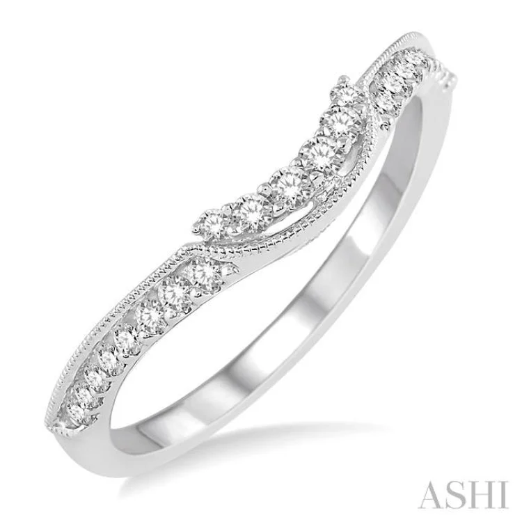 1/4 Ctw Round Cut Diamond Wedding Band in 14K White Gold