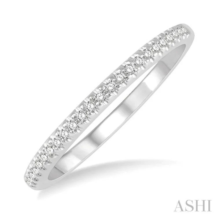 1/10 Ctw Round Cut Diamond Wedding Band in 14K White Gold