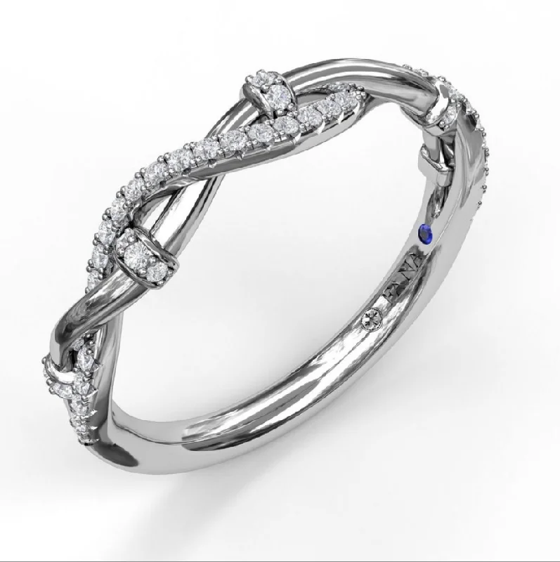 Round Diamond Twist Band