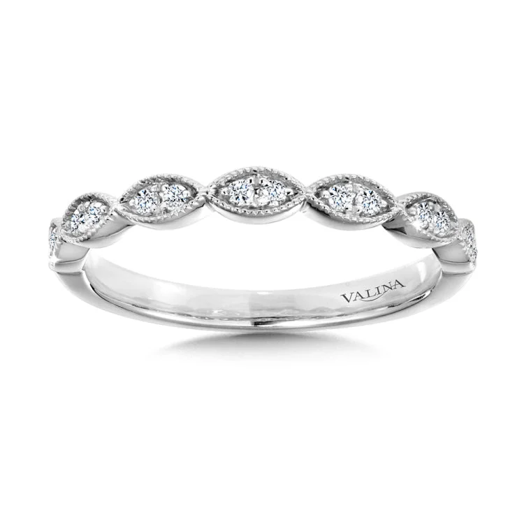 Scalloped Milgrain Diamond Wedding Band