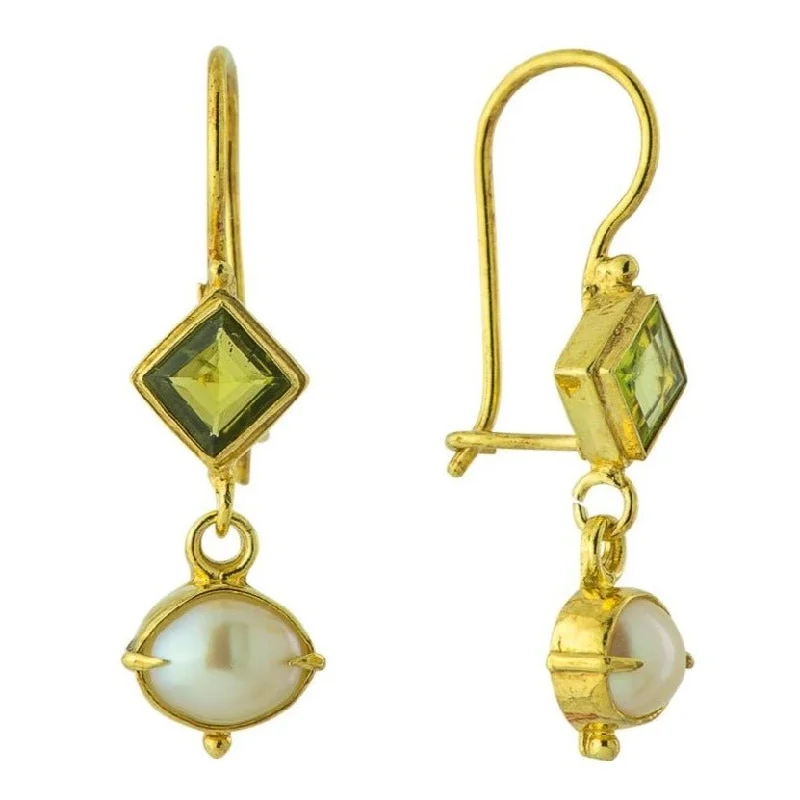 Modish Peridot and Pearl Earrings