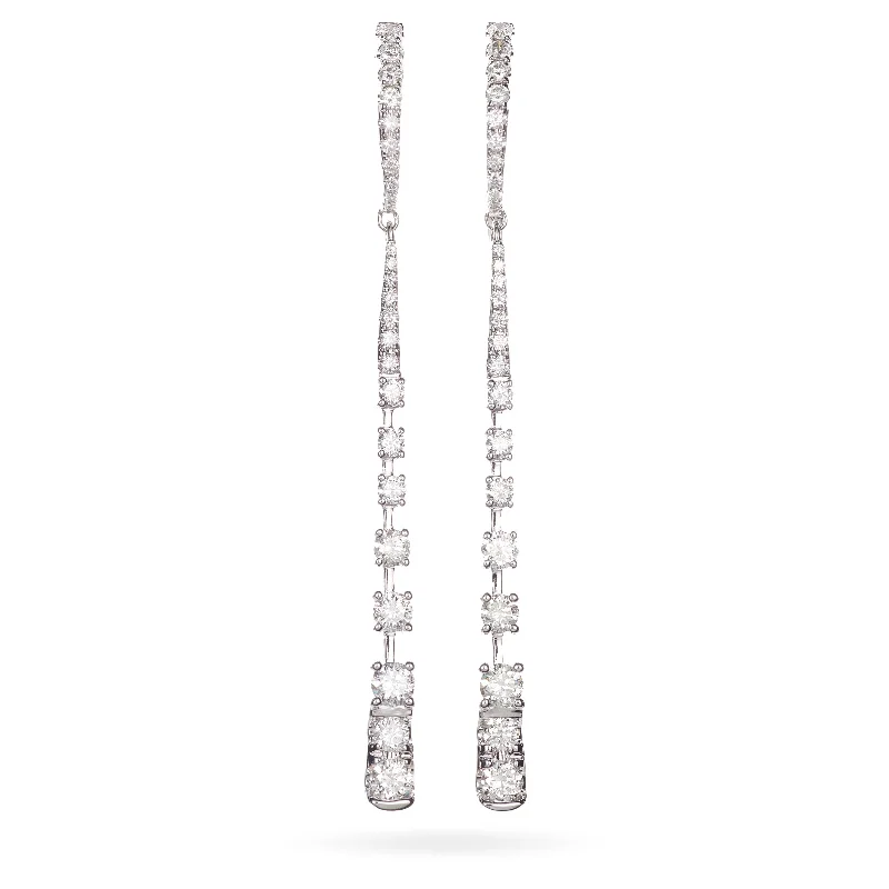 Graduated Diamond Drop Earrings in 18k White Gold