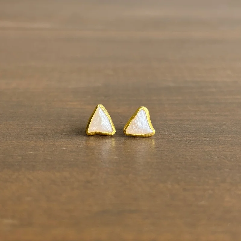 Small American Pearl Shark Tooth Stud Earrings