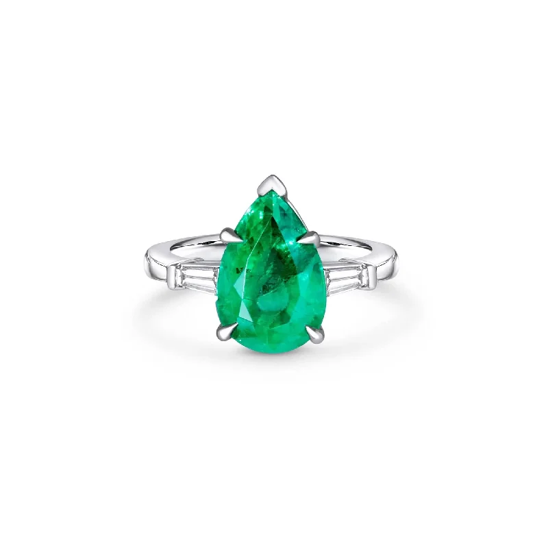 Pear-Shaped Emerald Ring